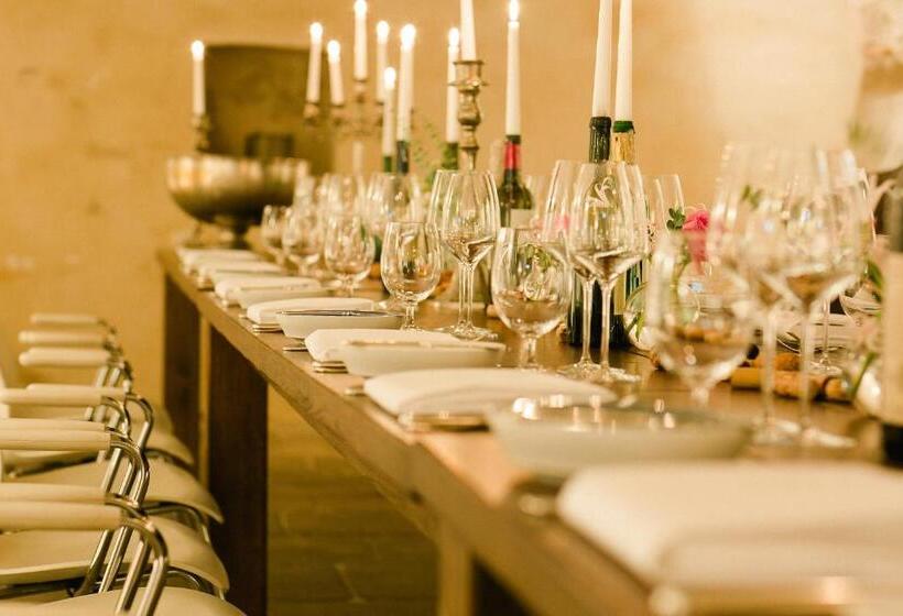 هتل Villa Sorgenfrei & Restaurant Atelier Sanssouci