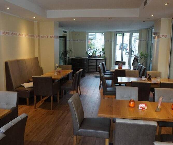 ホテル Restaurant Weinhaus Grebel