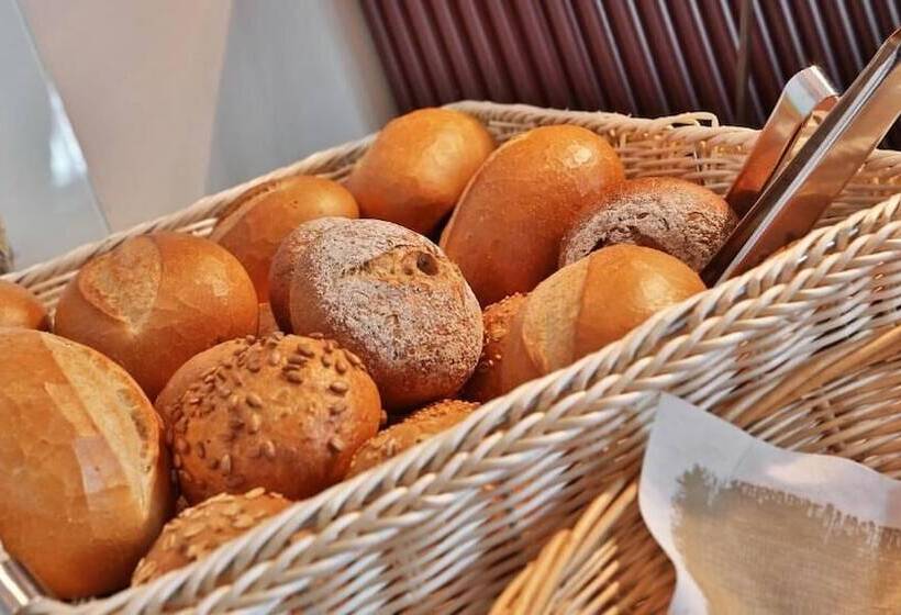 בית מלון כפרי Zum Lowen