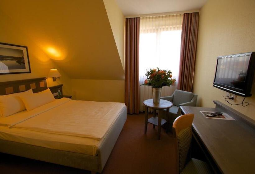 בית מלון כפרי Zum Lowen