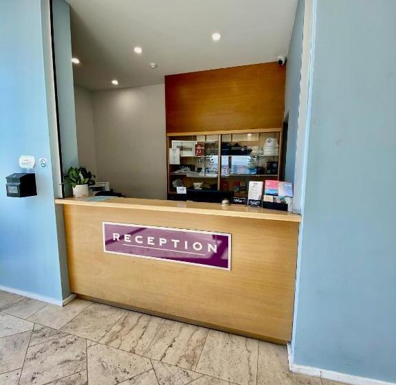 Ocean Beach Hotel