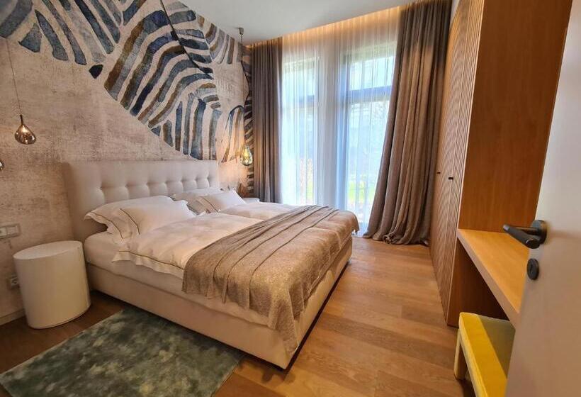 Suiten Aparthotel Aenea