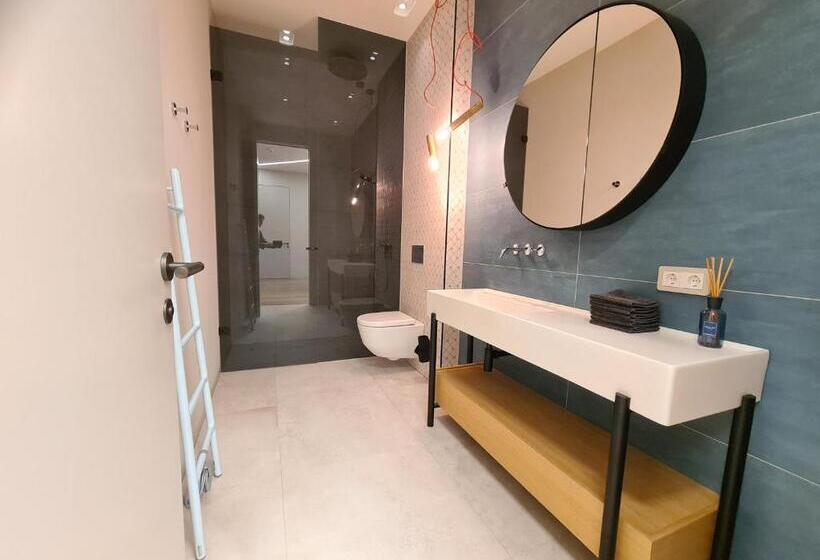 Suiten Aparthotel Aenea