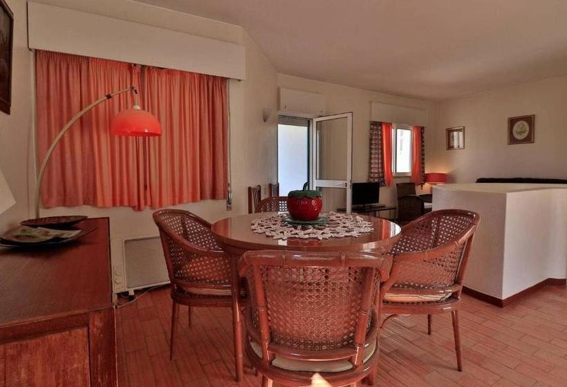 펜션 Casa Vale Do Lobo 114   Great Townhouse Few Minutes Walk From Beach Praca