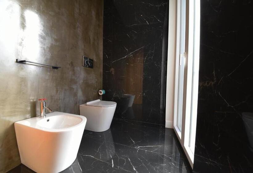 تختخواب و صبحانه My House Luxury Home
