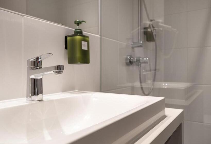 هتل At Home   Late Arrival Self Check In