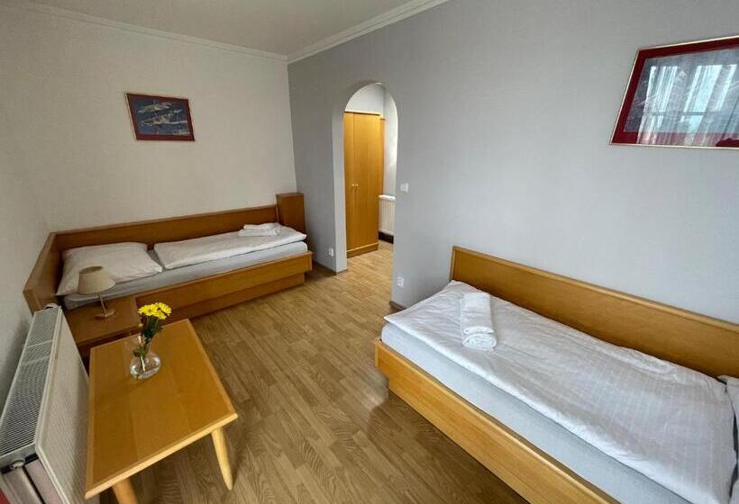 هتل Laguna & Restaurant