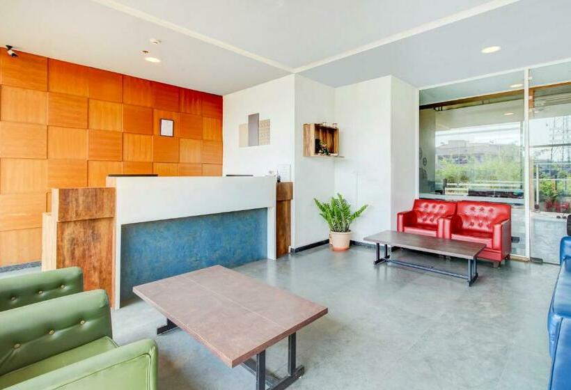 酒店 Capital O 77219  Dwarwata