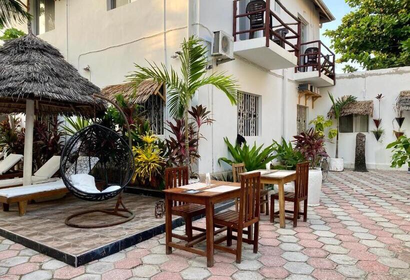 فندق Cezere The Palm