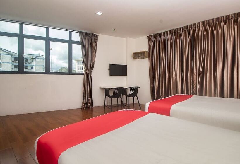 هتل Oyo 90102 7 Days Lodge