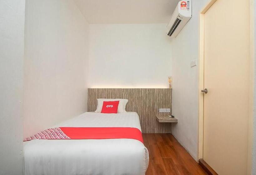 هتل Oyo 90102 7 Days Lodge