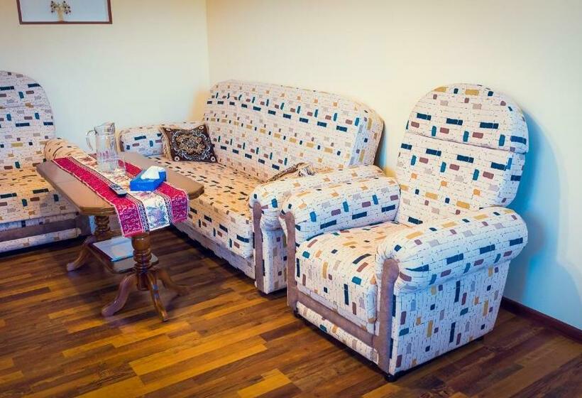 پانسیون Amoj B&b And Guest House