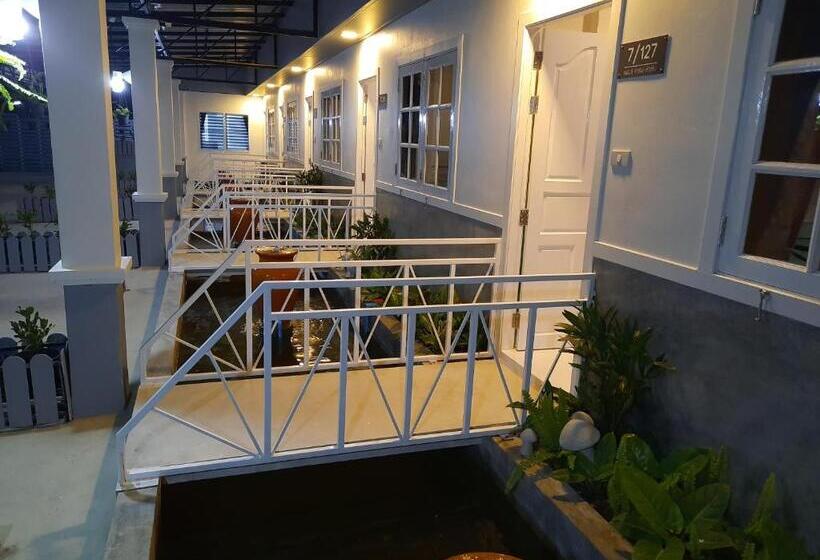 هتل Fancy Carp Resort Hua Hin
