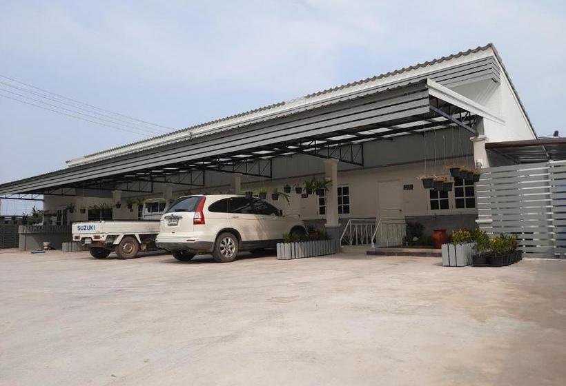 هتل Fancy Carp Resort Hua Hin