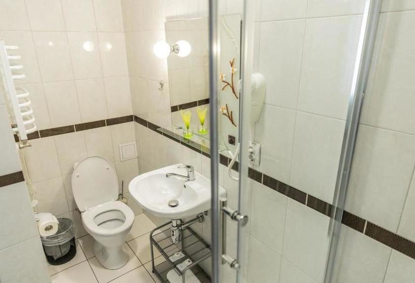 בית מלון כפרי Lubych