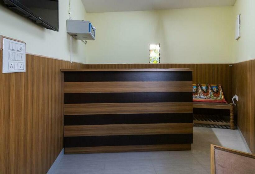 酒店 Oyo 67991 Kalpataru Lodge