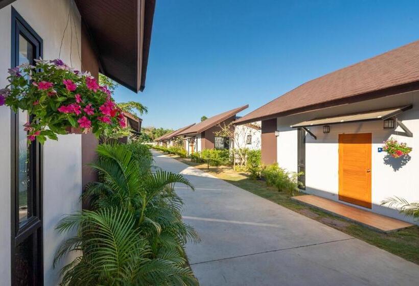 هتل Thames Tara Private Pool Villa Rawai Phuket   Sha Extra Plus