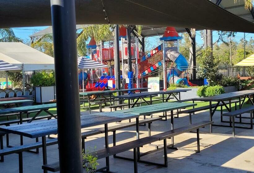 فندق على الطريق Palm And Pawn Motor Inn