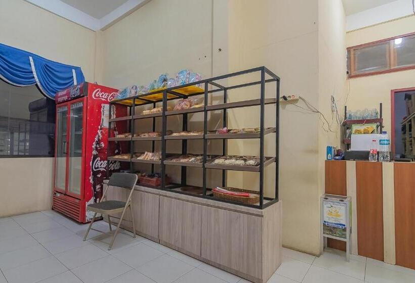 پانسیون Reddoorz Plus At Bukit Cinta Street Balikpapan