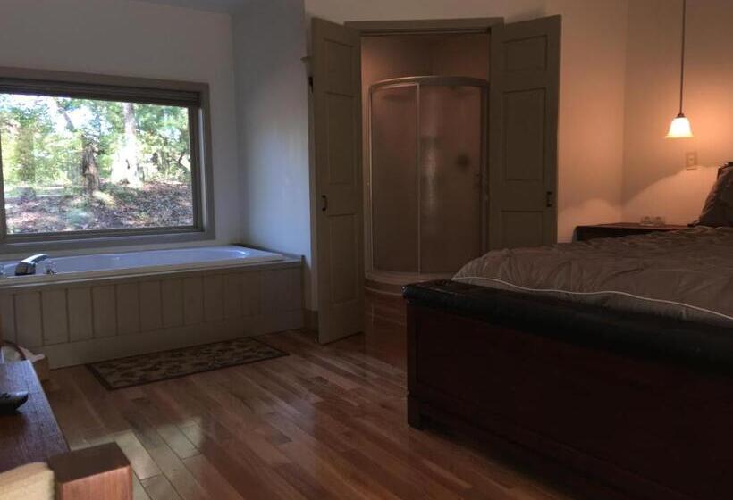 ベッドアンドブレックファースト River House Inn