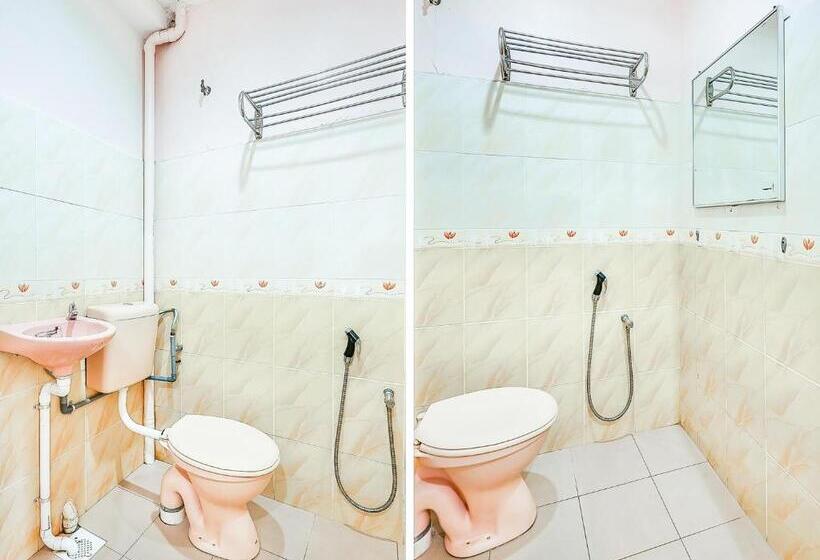 בית מלון כפרי D  Anjung Inn