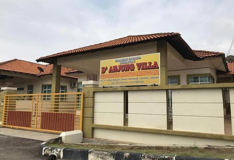 בית מלון כפרי D  Anjung Inn