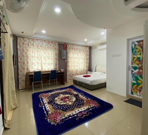 בית מלון כפרי D  Anjung Inn