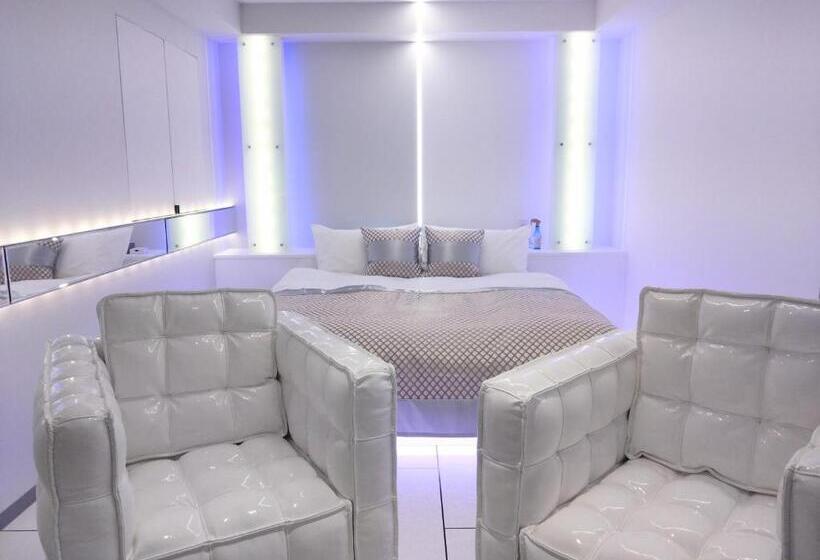 בית מלון כפרי The Graf Matsubara