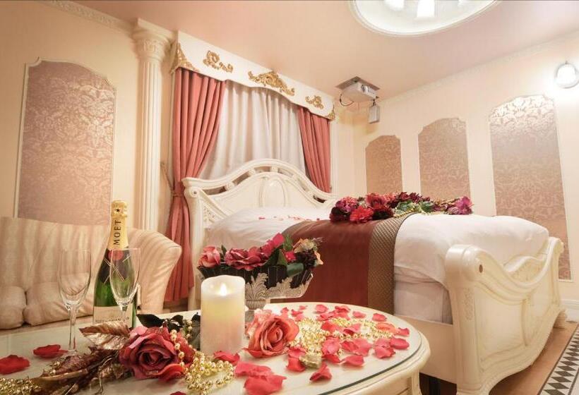 בית מלון כפרי The Graf Matsubara