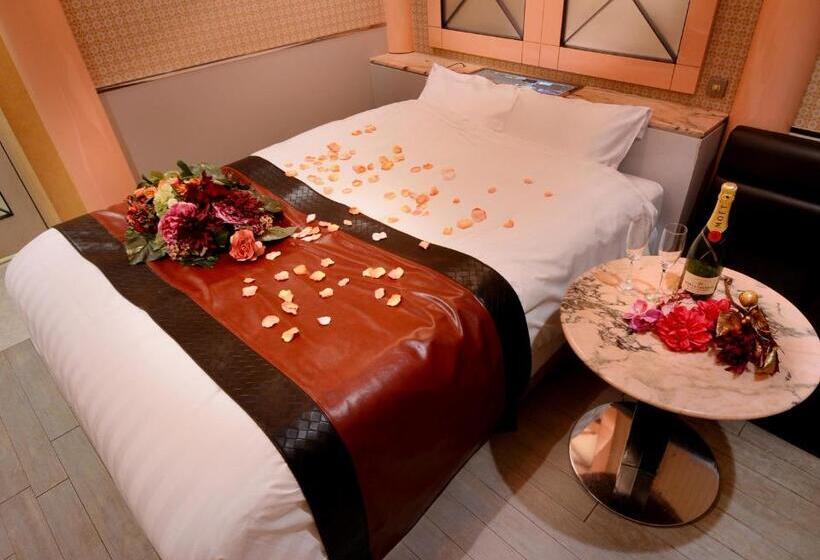 בית מלון כפרי The Graf Matsubara