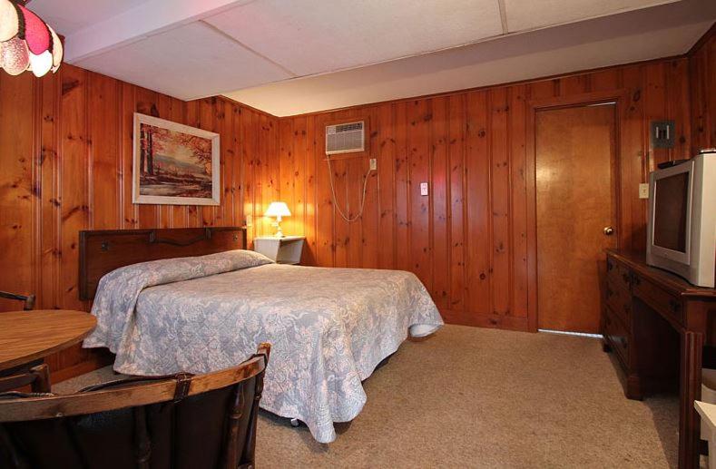 Dolphyn Motel