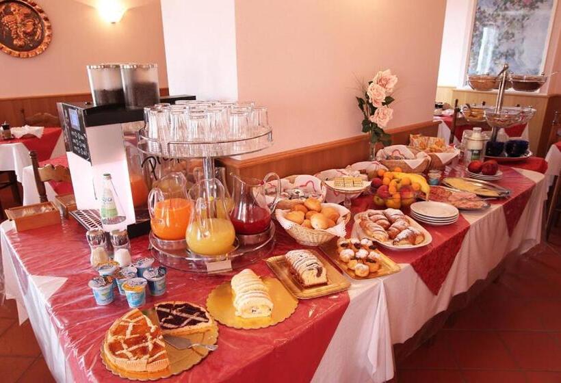 فندق Garnì Villanova