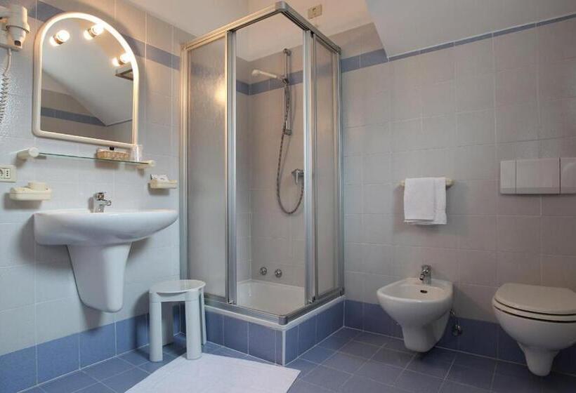 فندق Garnì Villanova