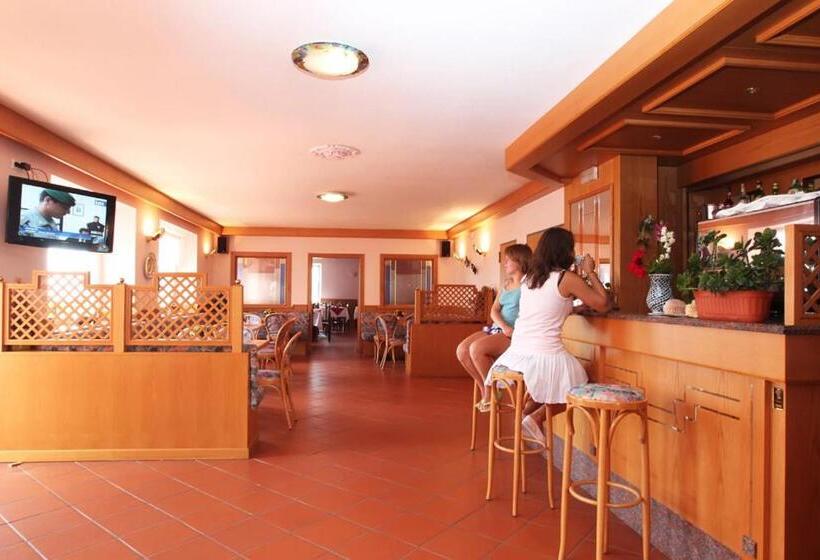 فندق Garnì Villanova