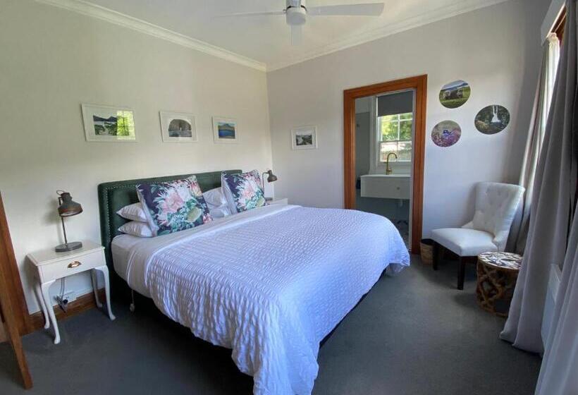 بنسيون Explorers Lodge