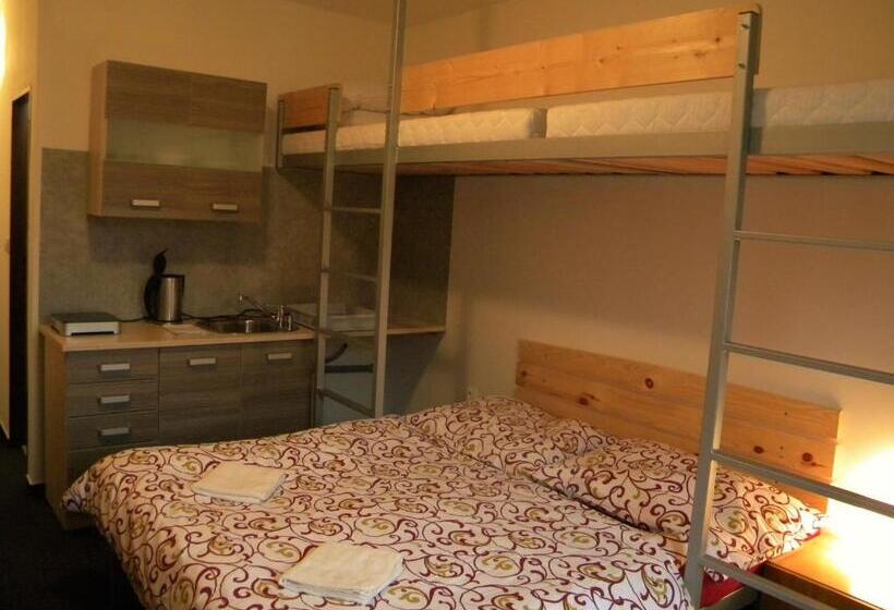 ペンション Penzion A Apartmány Skipark Hraběšice