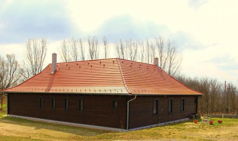 بنسيون Piszkeri Vendégház   Cece