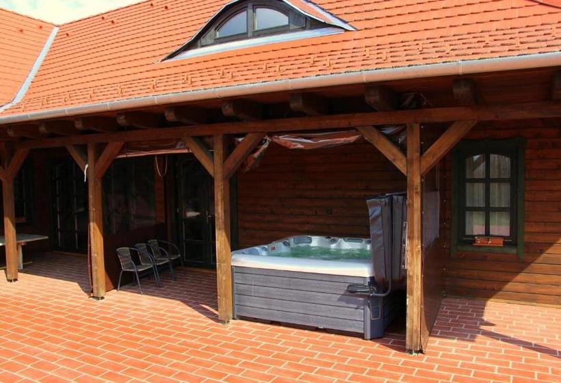 بنسيون Piszkeri Vendégház   Cece