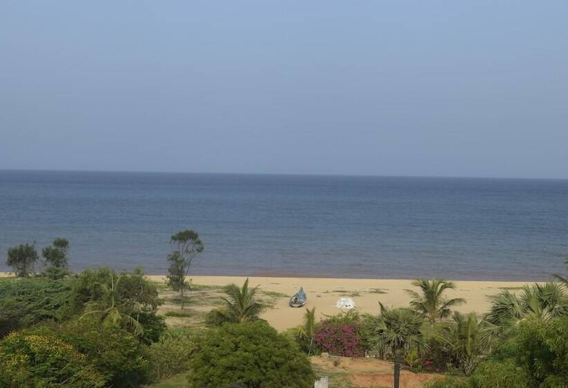 בית מלון כפרי Ganesh Beach Resort