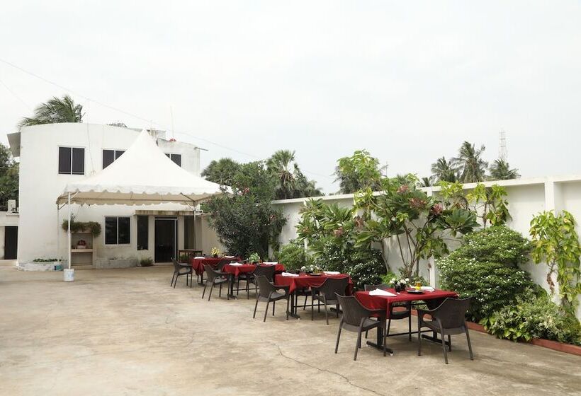 בית מלון כפרי Ganesh Beach Resort