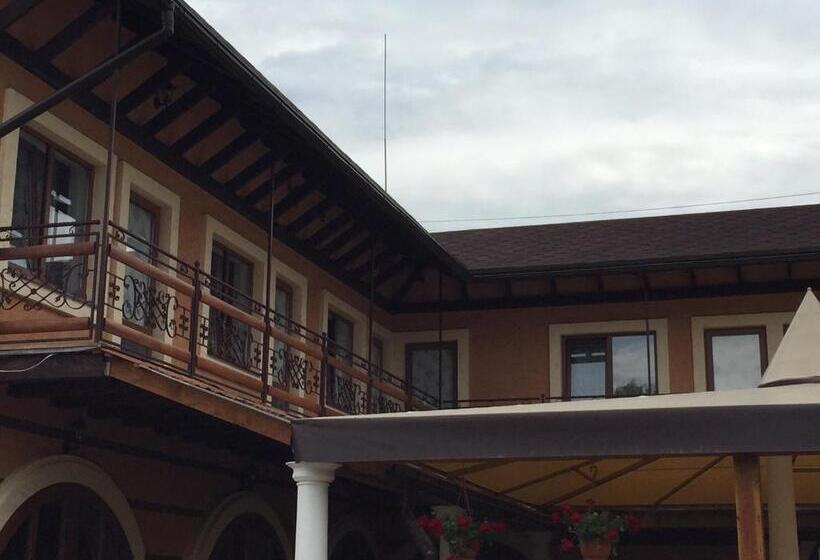 הוסטל Minihotel Zolotoe Runo