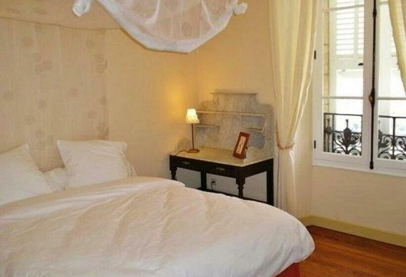 مبيت وإفطار Chatelet De Campo