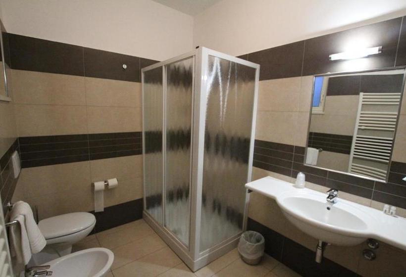 فندق Albergo Ristorante Val Vomano