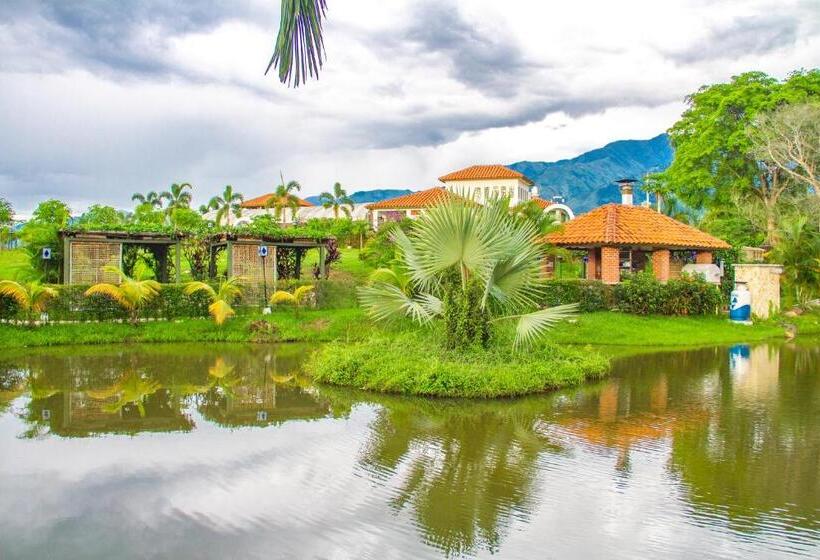 בית מלון כפרי Casa Bohemia   Resort De Cerveza Y Vino