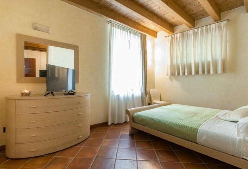 ホテル Fontanile Relais   Valcalepio Lounge
