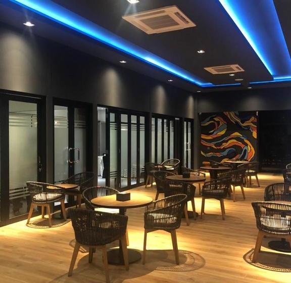 בית מלון כפרי Grand Caman