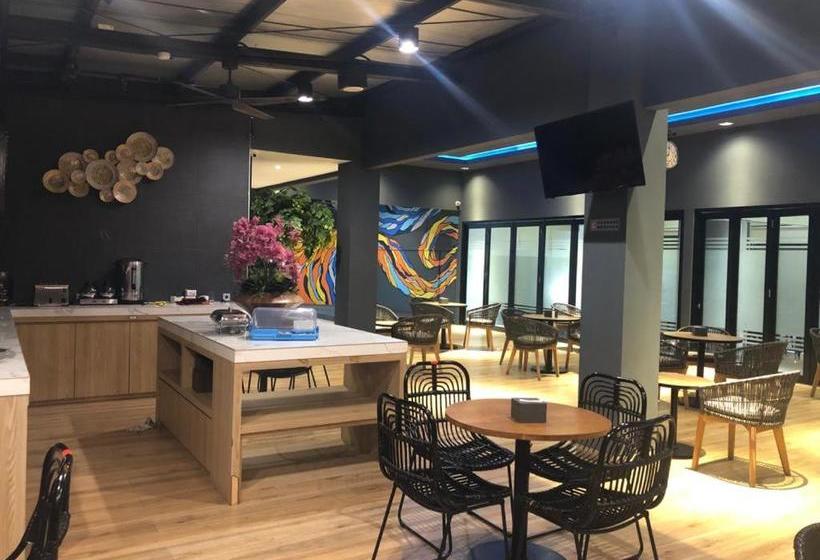 בית מלון כפרי Grand Caman