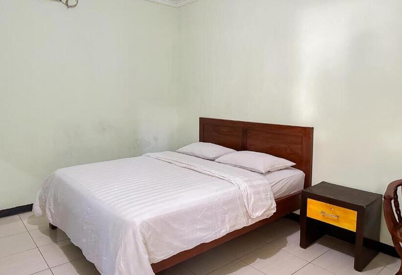 هتل Global Inn Syariah Mitra Reddoorz Near Juanda T1 Airport