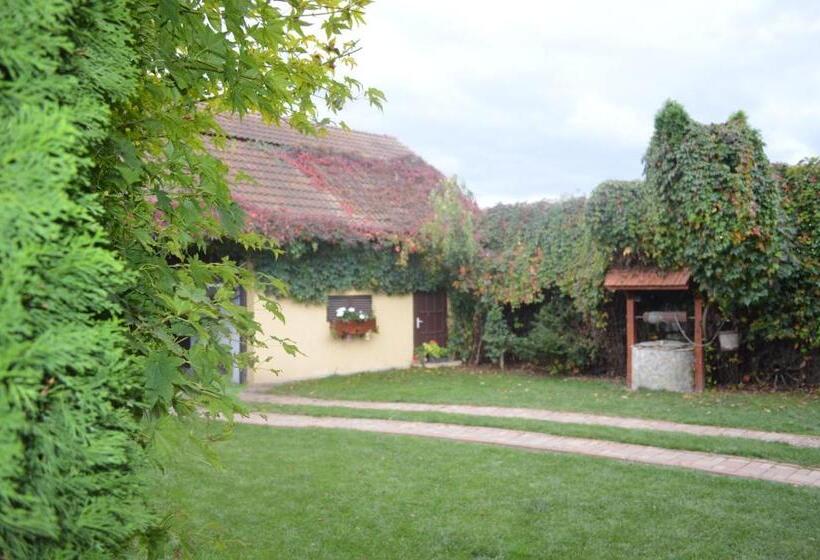 ペンション La Mos Pavel