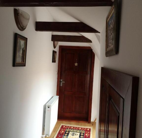 ペンション La Mos Pavel